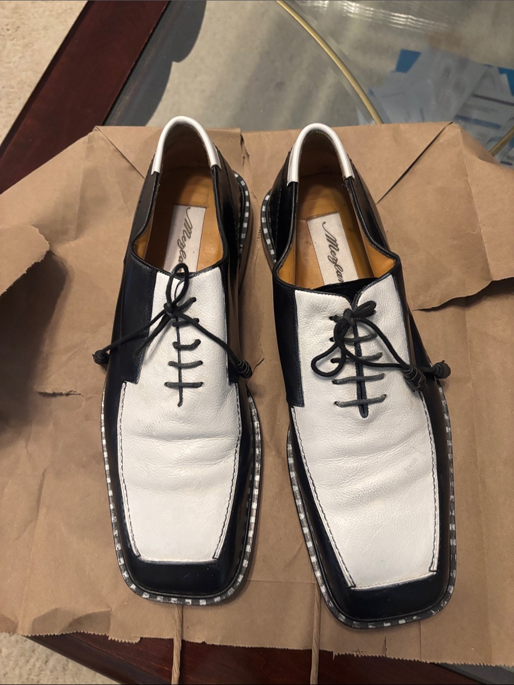Mezlan Black and White Two-Tone Leather Lace-Up Oxfords